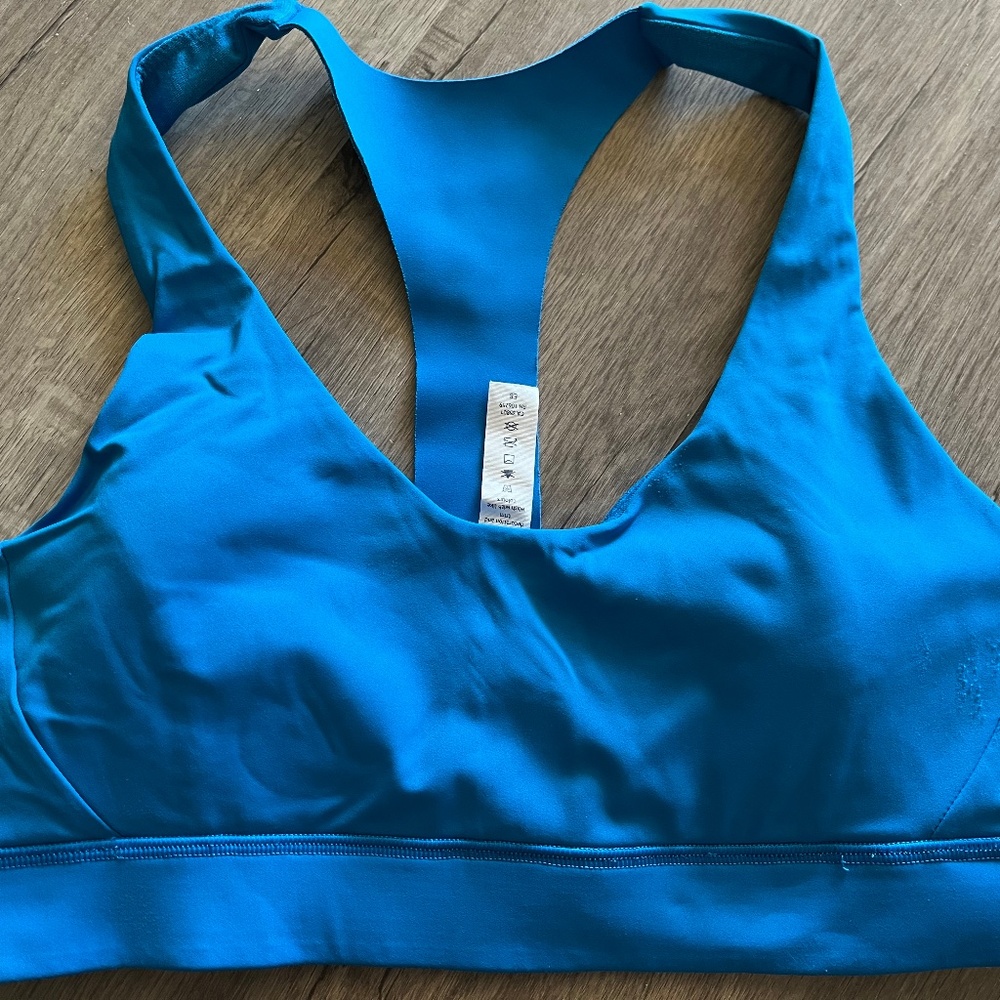 Used Lululemon Break Free Bra Nulux. Size 6 Amalfi Blue